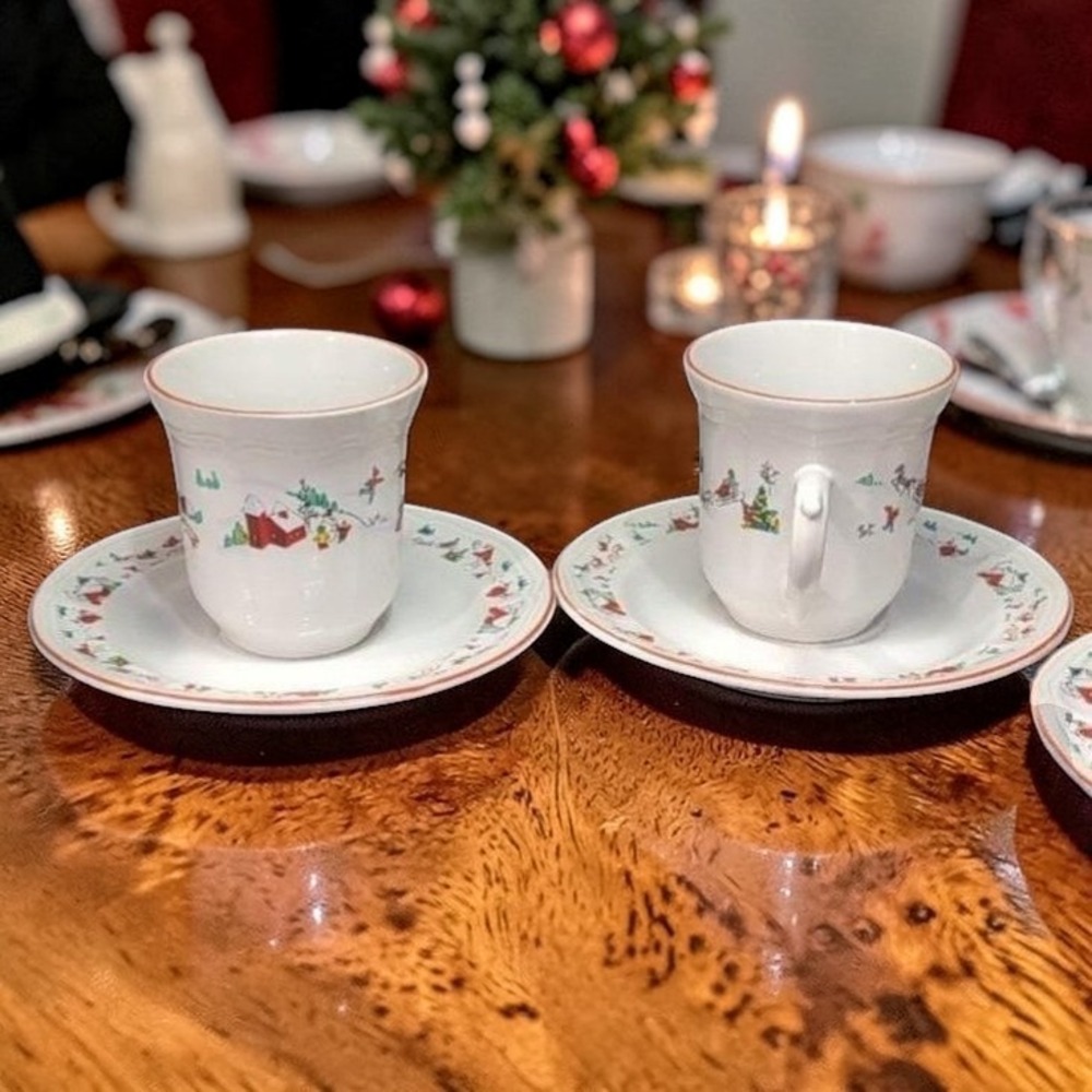 Farberware Babanovsky White Christmas Tea Cup & Saucers, 4 Piece Vintage‎ Set